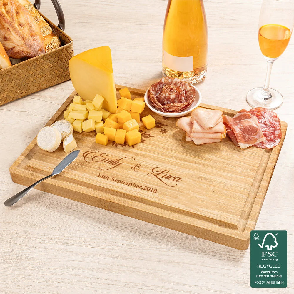 Personalised Lover Tree Bamboo Cutting Board with Engraved Names and Juice Groove – Wedding or Housewarming Gift for Couples