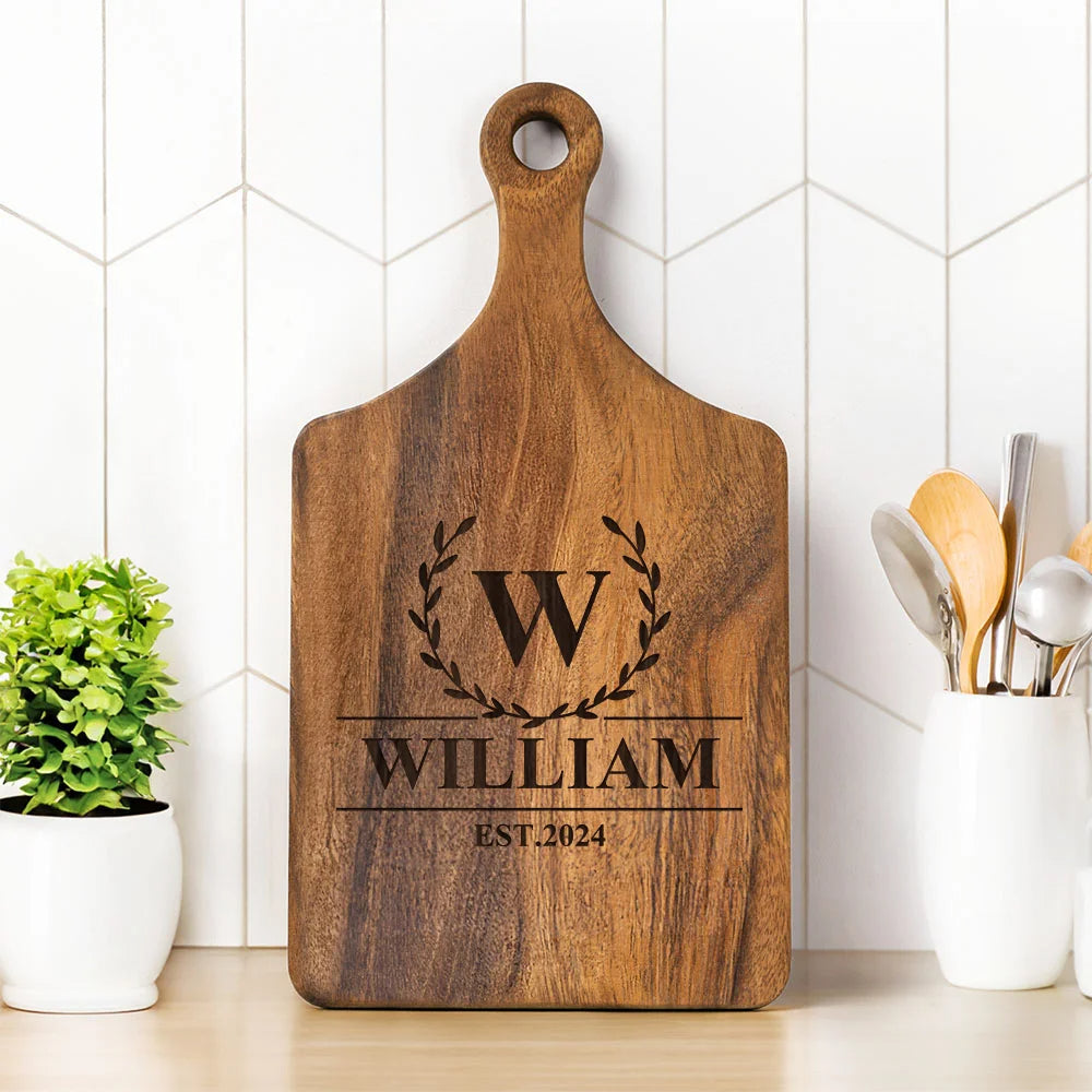 Personalised Reversible Charcuterie Cutting Board with Engraved Initial, Name & Date Wreath – Housewarming Gift with Easy-Grip for Family