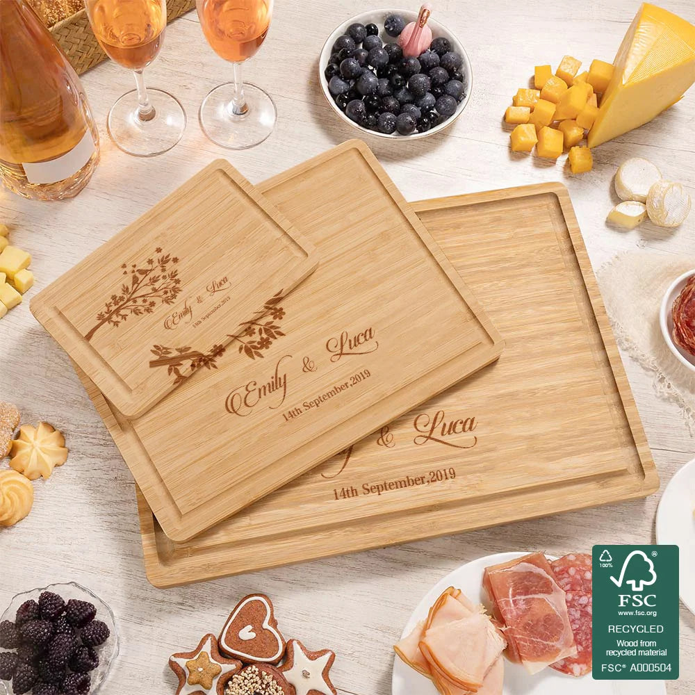 Personalised Lover Tree Bamboo Cutting Board with Engraved Names and Juice Groove – Wedding or Housewarming Gift for Couples