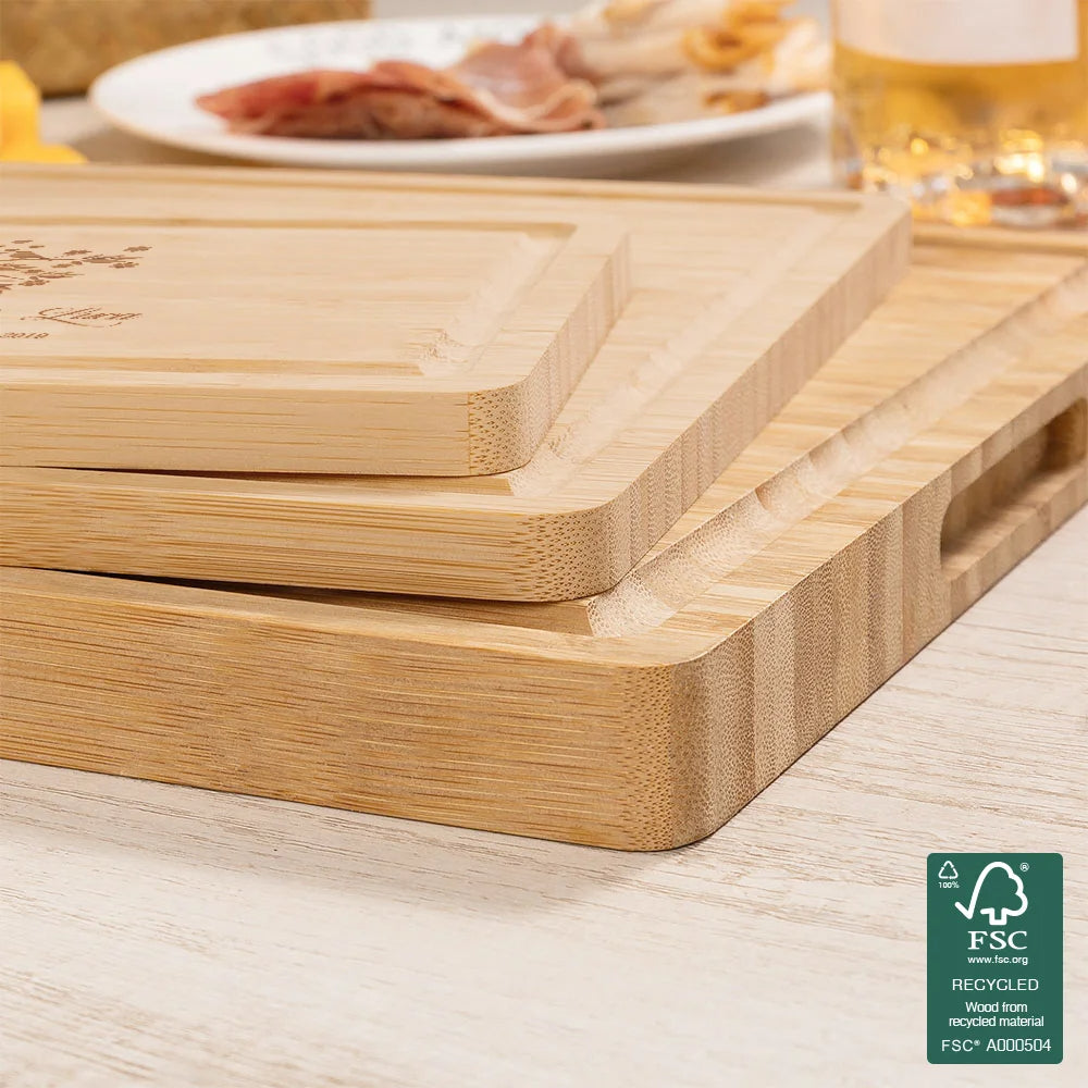 Personalised Lover Tree Bamboo Cutting Board with Engraved Names and Juice Groove – Wedding or Housewarming Gift for Couples